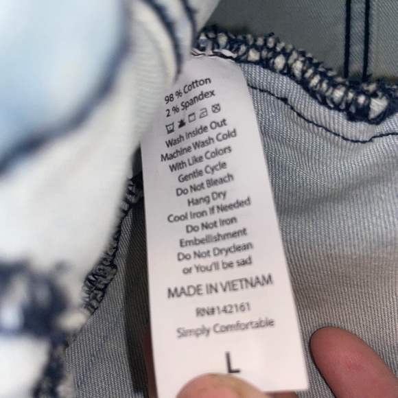 EUC LuLaRoe Harvey Southwestern Embroidered Light Wash Jean Jacket Size Large - Picture 3 of 6